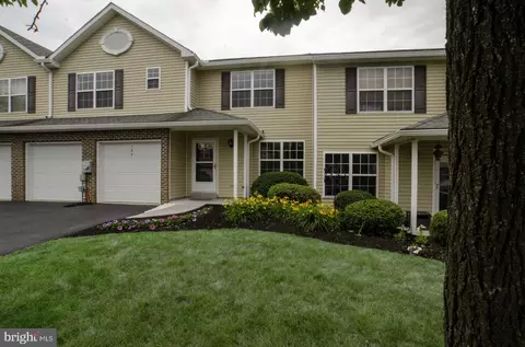 107 Peregrine Ln, Hummelstown, PA 17036