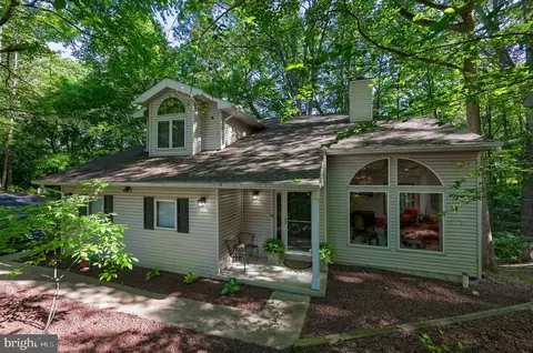 835 Verden Dr, Hummelstown, PA 17036