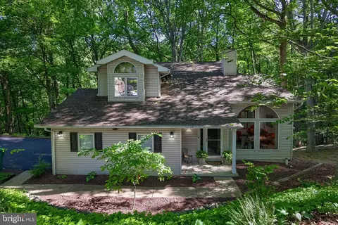 835 Verden Dr, Hummelstown, PA 17036