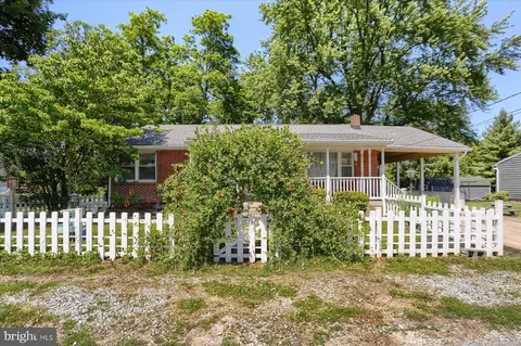 2154 S 3rd Ave, Steelton, PA 17113