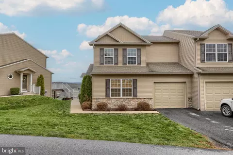 8430 Hamilton St, Hummelstown, PA 17036