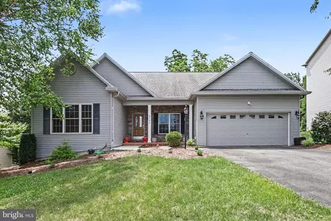 4736 Chatham Way, Harrisburg, PA 17110
