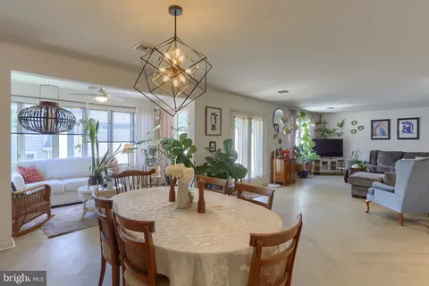 Dining - 240 Crescent, Hershey, PA 17033 photo 4 of 5