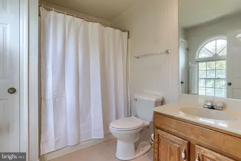 Bath - 240 Crescent, Hershey, PA 17033 photo 1 of 2