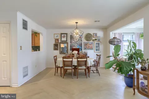 Dining - 240 Crescent, Hershey, PA 17033 photo 5 of 5