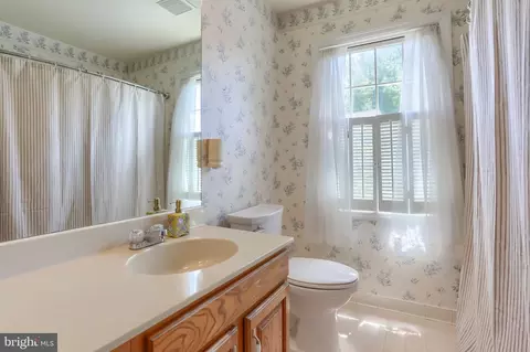 Bath - 240 Crescent, Hershey, PA 17033 photo 2 of 2