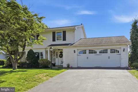 387 Yorktowne Rd, Hershey, PA 17033