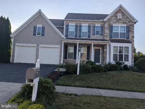 2281 Flintlock Dr, Hummelstown, PA 17036