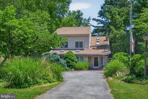 5511 N Front St, Harrisburg, PA 17110