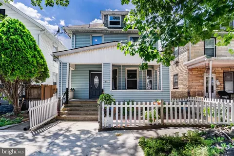 1911 Manada St, Harrisburg, PA 17104