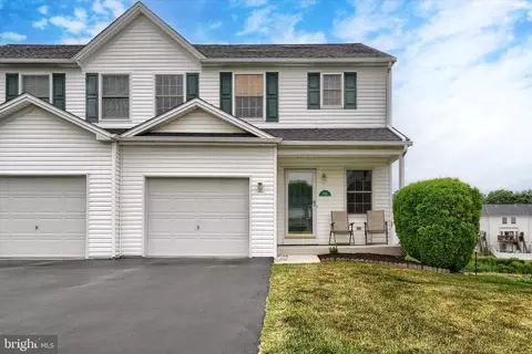 215 Meadow Ln, Harrisburg, PA 17112