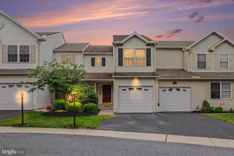 203 Silver Leaf Rdg Rdg, Harrisburg, PA 17110
