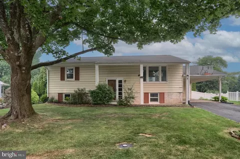 1132 Cornell Dr, Hummelstown, PA 17036