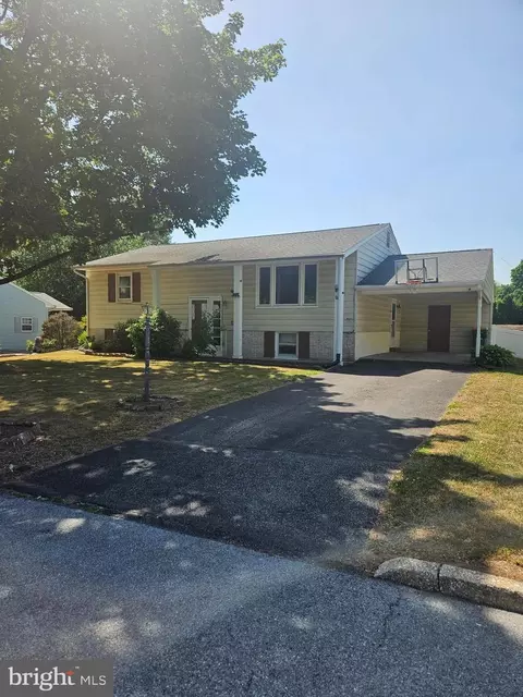 1132 Cornell Dr, Hummelstown, PA 17036