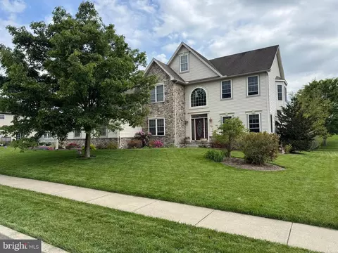 7329 Cobble Stone Dr, Harrisburg, PA 17112
