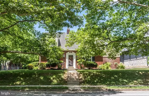 612 Cocoa Ave, Hershey, PA 17033
