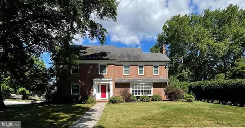 371 Elm Ave, Hershey, PA 17033