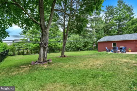 Exterior - 225 E Glenn Rd, Hershey, PA 17033 photo 5 of 6