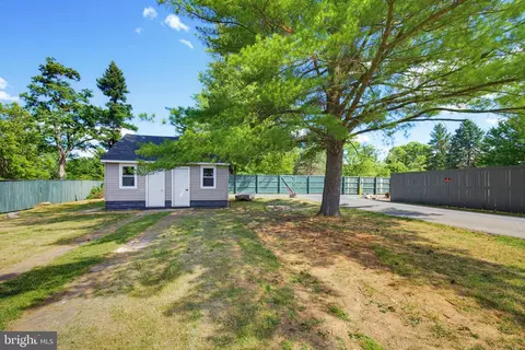 Exterior - 432-434 E Derry Rd, Hershey, PA 17033 photo 10 of 16