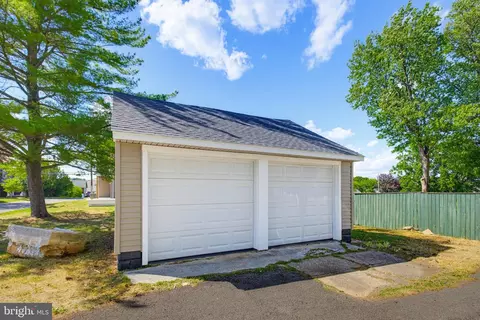 Exterior - 432-434 E Derry Rd, Hershey, PA 17033 photo 13 of 16