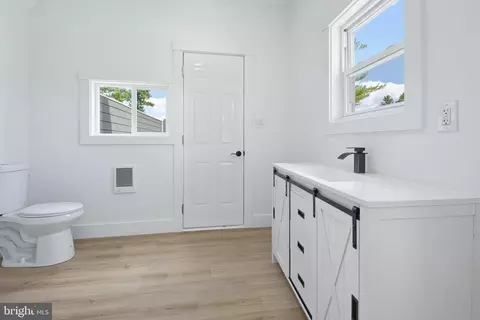 Entry Way - 432-434 E Derry Rd, Hershey, PA 17033 photo 4 of 13