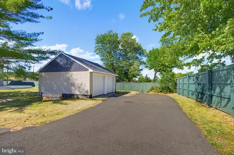 Exterior - 432-434 E Derry Rd, Hershey, PA 17033 photo 14 of 16