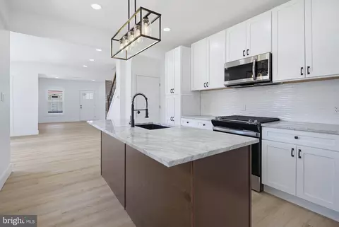 Kitchen - 432-434 E Derry Rd, Hershey, PA 17033 photo 3 of 3