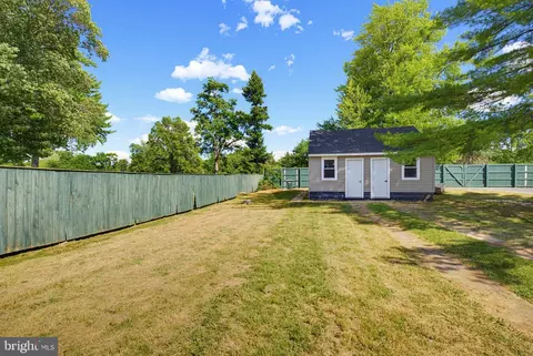 Exterior - 432-434 E Derry Rd, Hershey, PA 17033 photo 5 of 16