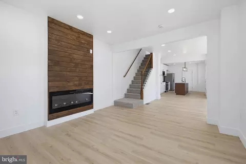 Entry Way - 432-434 E Derry Rd, Hershey, PA 17033 photo 6 of 13