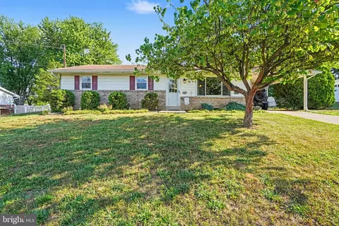 121 Carolyn St, Harrisburg, PA 17112