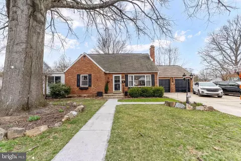 3612 Schoolhouse Ln, Harrisburg, PA 17109