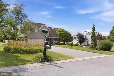 1771 Lamplight Cir, Middletown, PA 17057