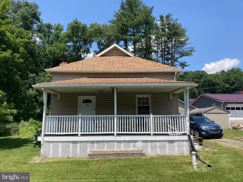 1213 W Market St, Williamstown, PA 17098
