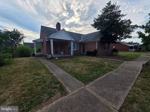 2414 Logan St, Harrisburg, PA 17110