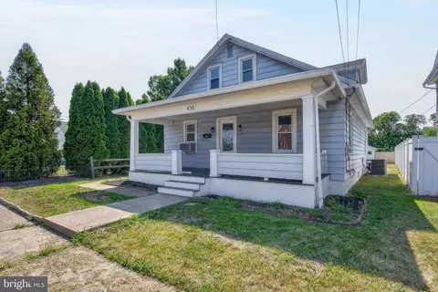 Exterior - 416 E Derry Rd, Hershey, PA 17033 photo 2 of 5