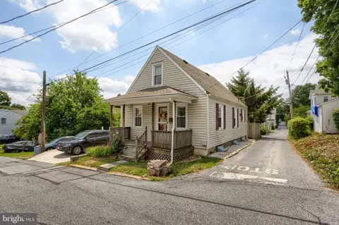 221 S 30th St, Harrisburg, PA 17103