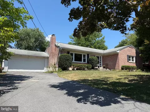 36 Arthur St, Hummelstown, PA 17036