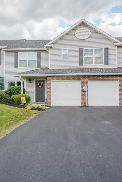169 Peregrine Ln, Hummelstown, PA 17036