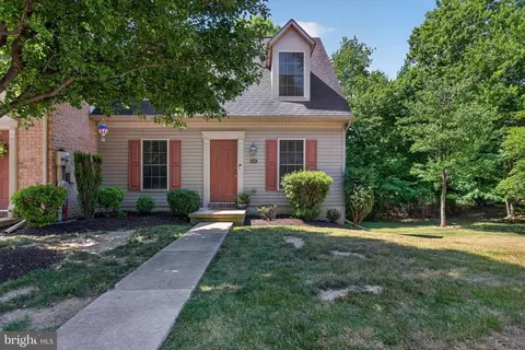 409 Park View Dr, Harrisburg, PA 17110