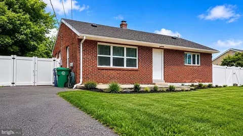 29 Carolyn St, Harrisburg, PA 17112