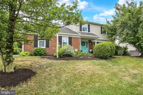 715 Russell Dr, Harrisburg, PA 17112