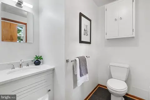 Bath - 222 Robin Rd, Hershey, PA 17033 photo 1 of 2