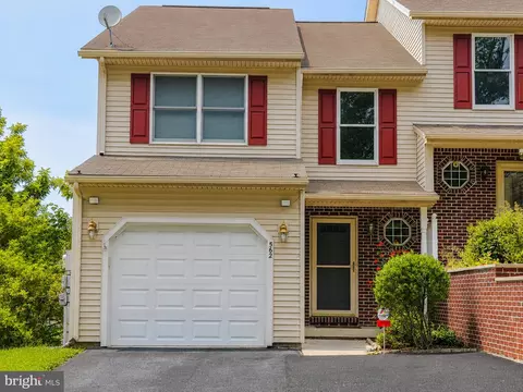 562 Kelker St, Oberlin, PA 17113