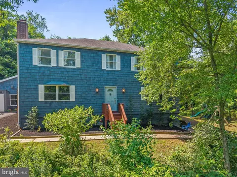 4317 Winthrop Dr, Harrisburg, PA 17112