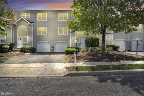 6129 Spring Knoll Dr, Harrisburg, PA 17111