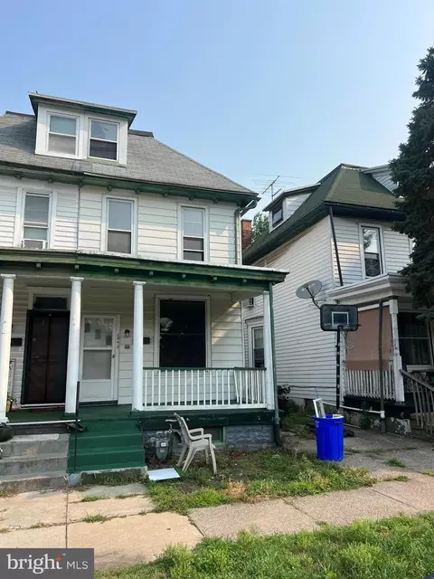 2042 Berryhill St, Harrisburg, PA 17104