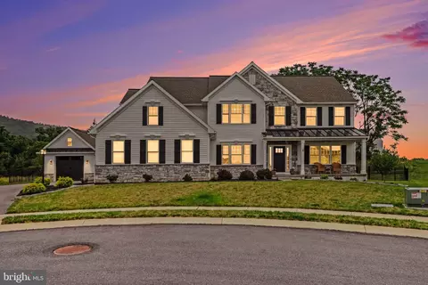 117 Scarlet Ct, Harrisburg, PA 17112