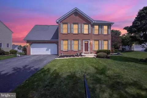 212 Fox Grove Pl, Hummelstown, PA 17036