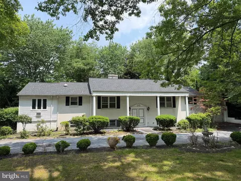 4005 Fargreen Rd, Harrisburg, PA 17110