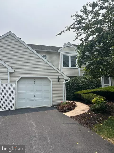 6262 Spring Knoll Dr, Harrisburg, PA 17111